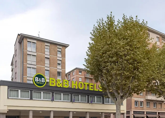 Pet Friendly hotel: B&B Hotel Como City Center